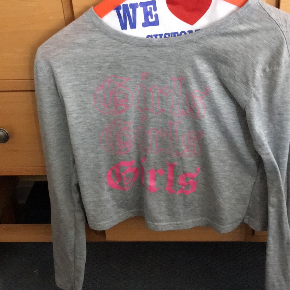 Grey long sleeve t shirt